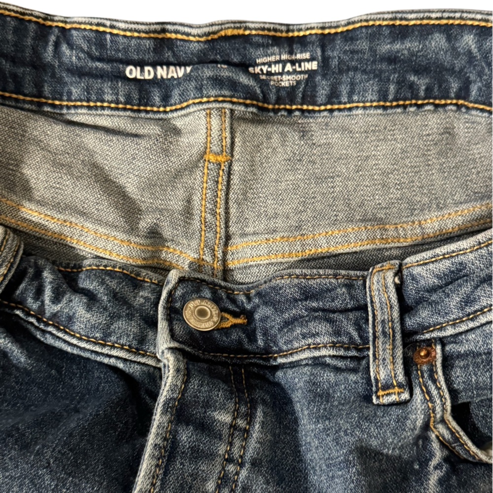 Old Navy Women's Dark Blue Rolled-Hem Denim Shorts - Picture 3 of 5